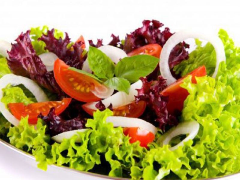 Làm món salad xoăn tím tại nhà vô cùng đơn giản